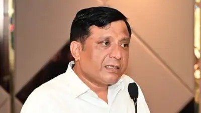 सूचना एवं लोक संपर्क विभाग में कार्यरत कनिष्ठ सहायक धर्मेंद्र कुमार के निधन पर महानिदेशक सूचना बंशीधर तिवारी ने व्यक्त की शोक संवेदना