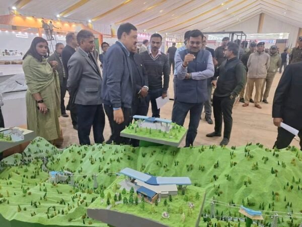 FRI में मुख्य सचिव आनंद बर्द्धन ने उत्तराखण्ड रजत जयंती कार्यक्रम की तैयारियों का लिया जायजा