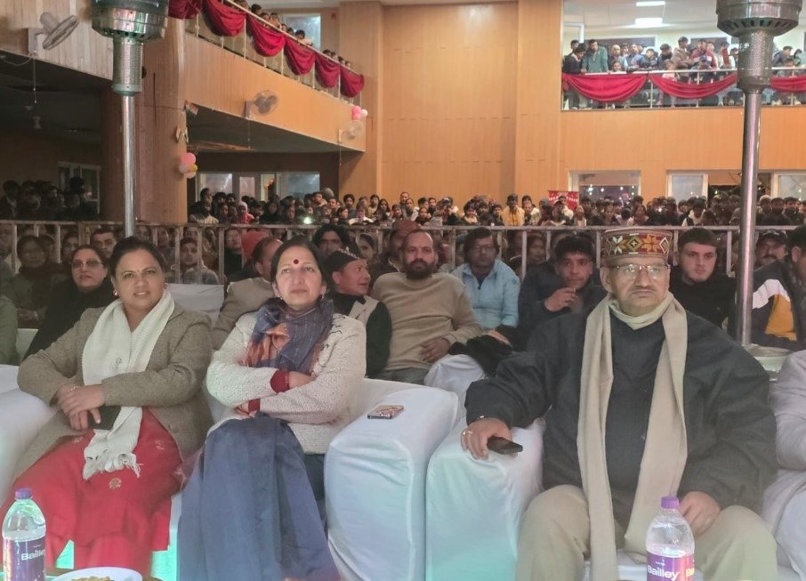 कैबिनेट मंत्री गणेश जोशी ने मसूरी विंटरलाइन कार्निवाल–2025 के भव्य समापन समारोह में किया प्रतिभाग