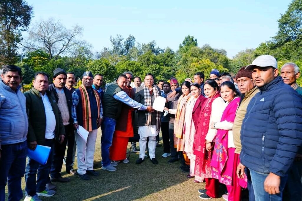 टिहरी बांध विस्थापितों की समस्याओं पर मुख्यमंत्री धामी ने अधिकारियों को तुरंत कार्रवाई के दिए निर्देश 