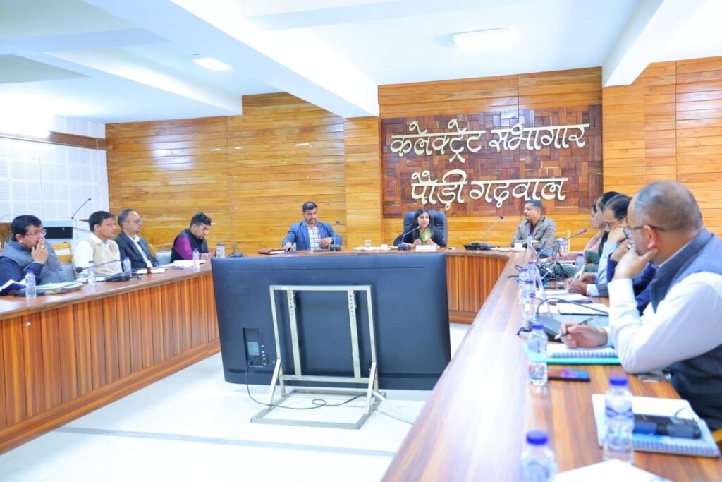 डीएम स्वाति एस. भदौरिया की अध्यक्षता में जिला स्तरीय समन्वय समिति की बैठक, कृषि, पशुपालन, उद्यान और आजीविका योजनाओं के कन्वर्जेंस पर हुई चर्चा