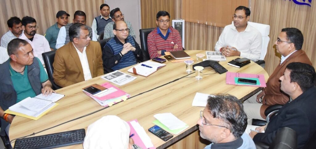 चमोली : डीएम गौरव कुमार के सख्त निर्देश, स्वजल और रीप योजनाएं समय पर हों पूरी