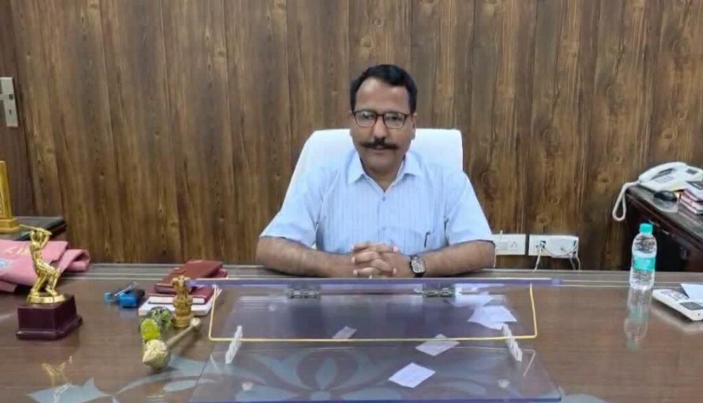 नैनीताल : 12 और निजी विद्यालयों को कारण बताओ नोटिस, अभिभावकों पर आर्थिक बोझ डालने पर जिला प्रशासन का सख्त रुख