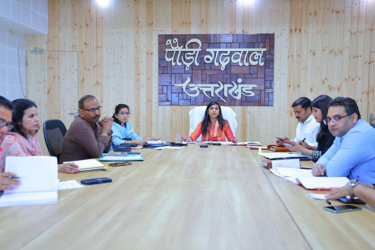 ठोस अपशिष्ट प्रबंधन में लापरवाही बर्दाश्त नहीं, अवैध कूड़ा डंपिंग पर होगी सख्त निगरानी – डीएम स्वाति एस भदौरिया