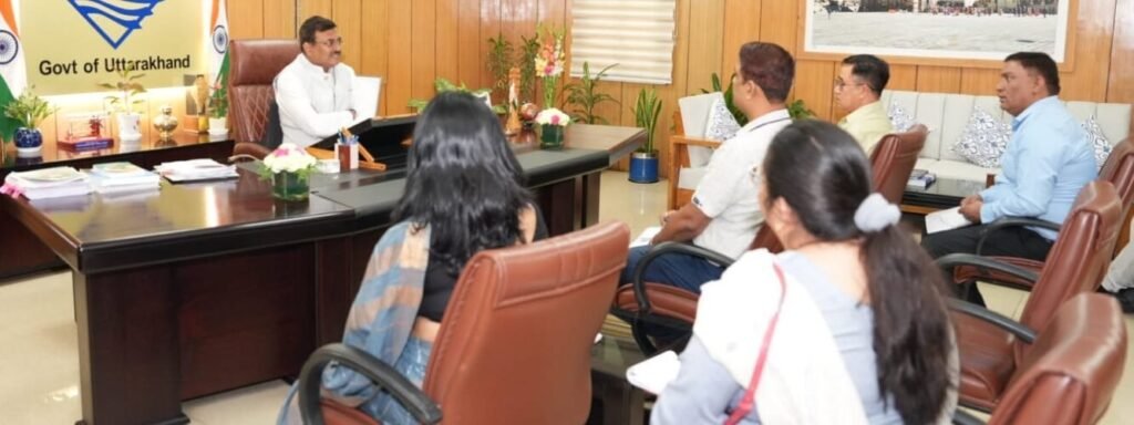 मुख्य सचिव आनन्द बर्द्धन ने डीजल, पेट्रोल, एलपीजी समेत जरूरी वस्तुओं की निर्बाध उपलब्धता सुनिश्चित करने के निर्देश