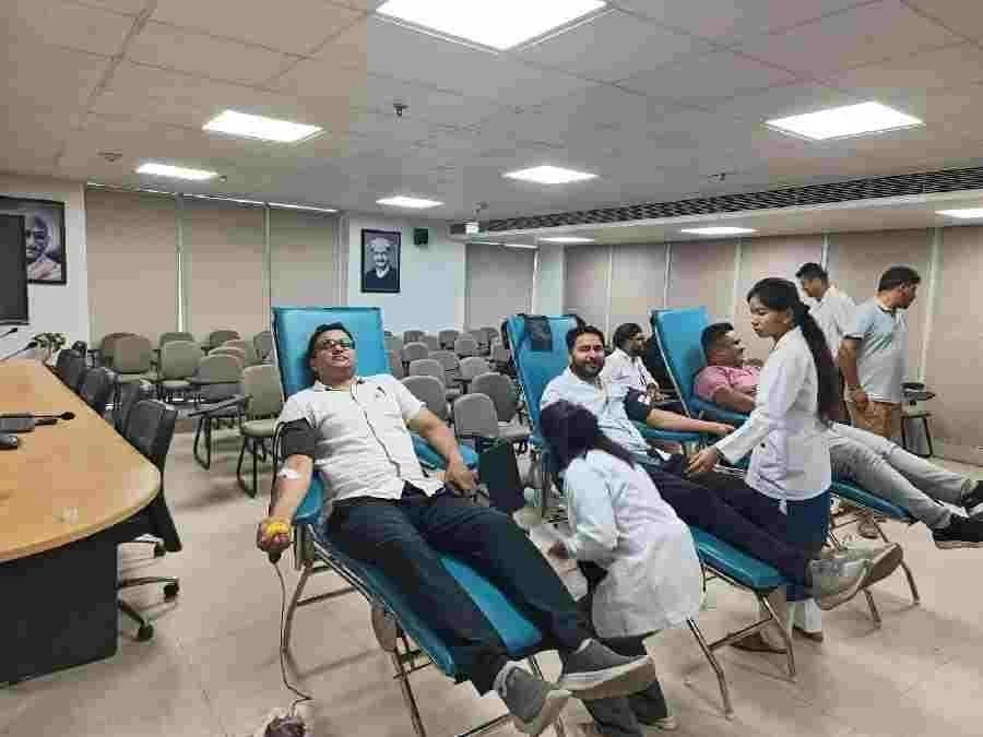 एमडीडीए कार्यालय में रक्तदान शिविर का आयोजन, अधिकारियों-कर्मचारियों ने बढ़-चढ़कर किया प्रतिभाग