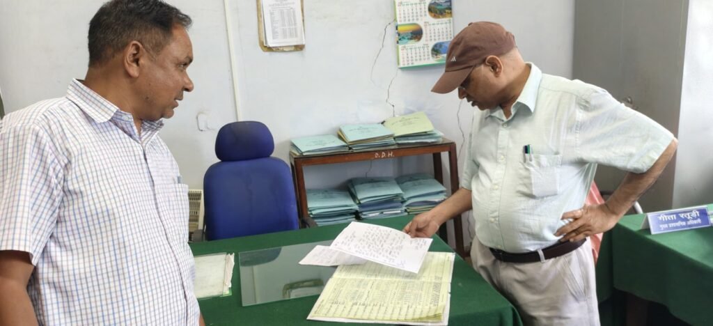 आयुक्त गढ़वाल आनंद स्वरूप ने किया विभिन्न विभागीय कार्यालयों का औचक निरीक्षण, जनहित से जुड़े मामलों में लापरवाही पर जतायी नाराजगी, दो कार्मिकों के वेतन आहरण पर रोक लगाने के निर्देश