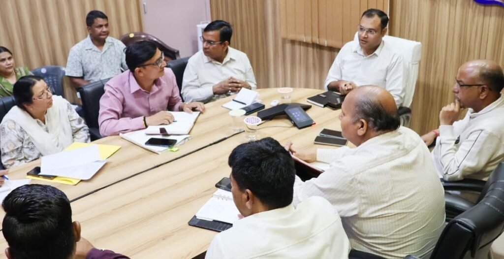21 जून को 262 अभ्यर्थी देंगे परीक्षा, डीएम गौरव कुमार ने व्यवस्थाओं की समीक्षा कर दिए जरूरी निर्देश