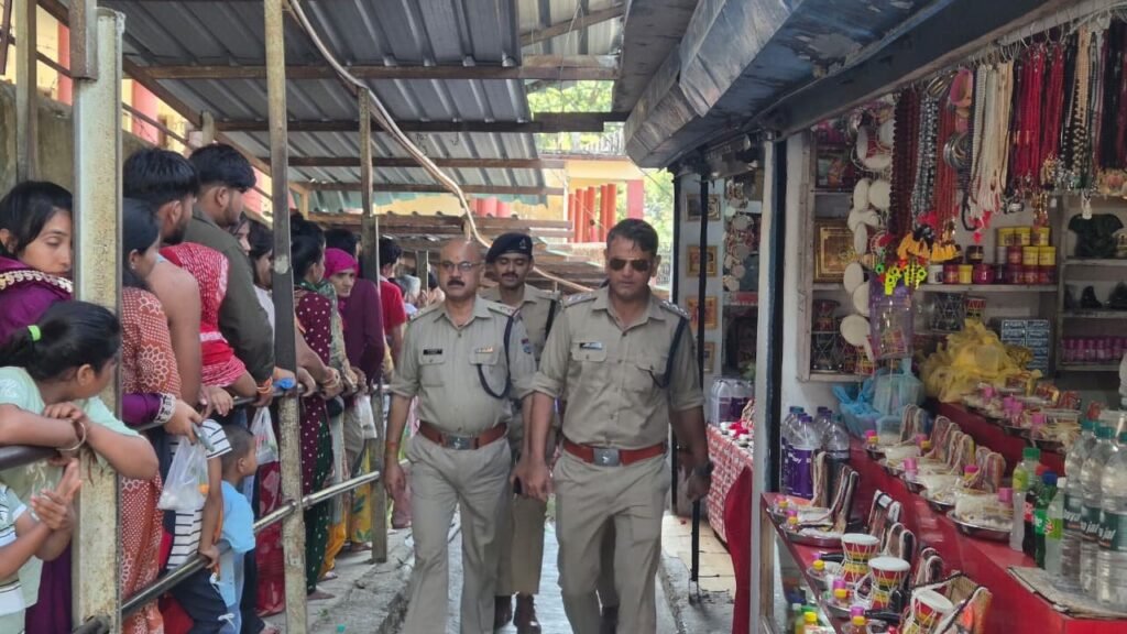 बढ़ते यातायात दबाव के बीच भी व्यवस्था कायम, सुरक्षित एवं सुगम चारधाम यात्रा के लिए मुस्तैद पौड़ी पुलिस