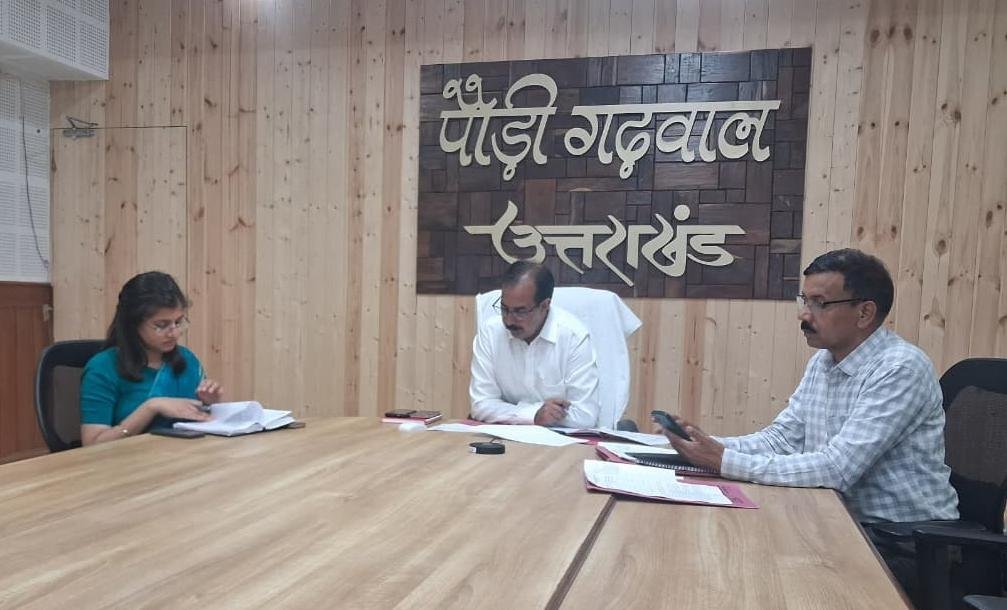 कम प्रगति वाले बूथों की विशेष निगरानी एवं डिजिटाइजेशन कार्य में तेजी लाने के निर्देश