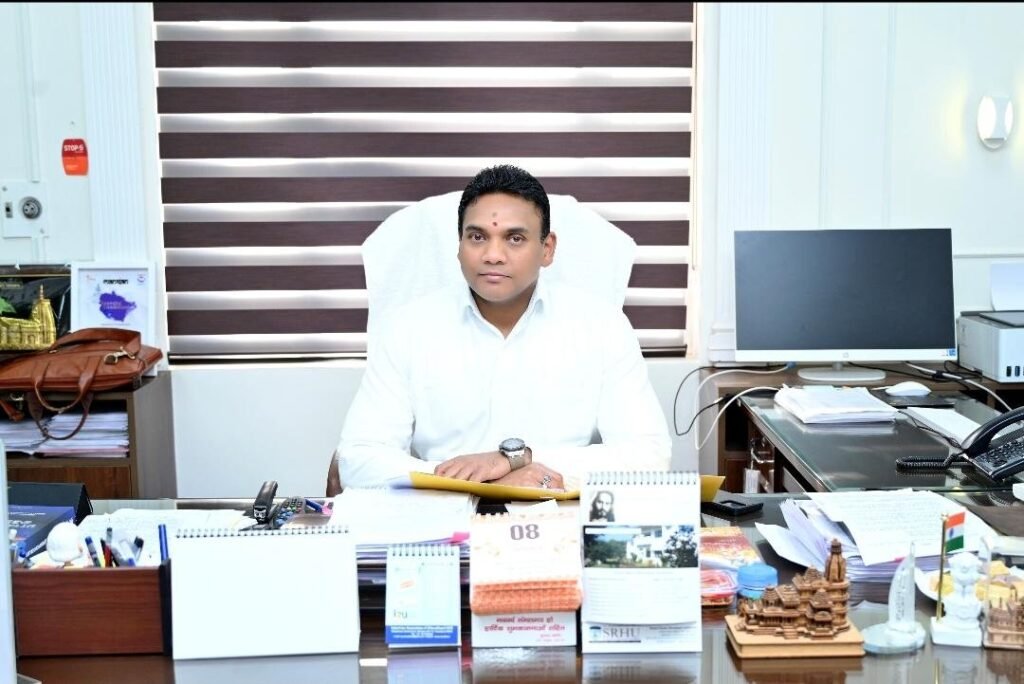 मुख्यमंत्री धामी की घोषणा को मिली रफ्तार, बागेश्वर में बनेगा आधुनिक राज्य अतिथि गृह, सचिव डॉ. आर राजेश कुमार ने दिए समयबद्ध निर्माण के निर्देश, 45 नाली भूमि पर विकसित होगी परियोजना