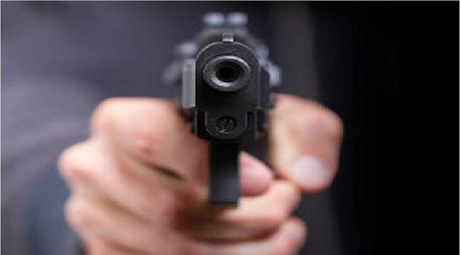 लिव-इन रिलेशनशिप में रहने से किया इनकार, युवक ने झोंका फायर, तमंचे के साथ गिरफ्तार