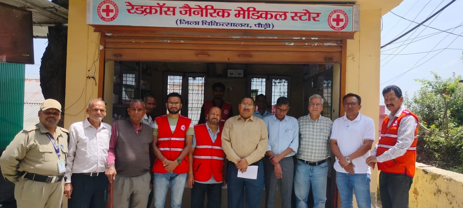 पौड़ी गढ़वाल : जिला चिकित्सालय में खुला रेडक्रॉस जेनेरिक मेडिकल स्टोर, अब सस्ती दवाइयां होंगी आसानी से उपलब्ध