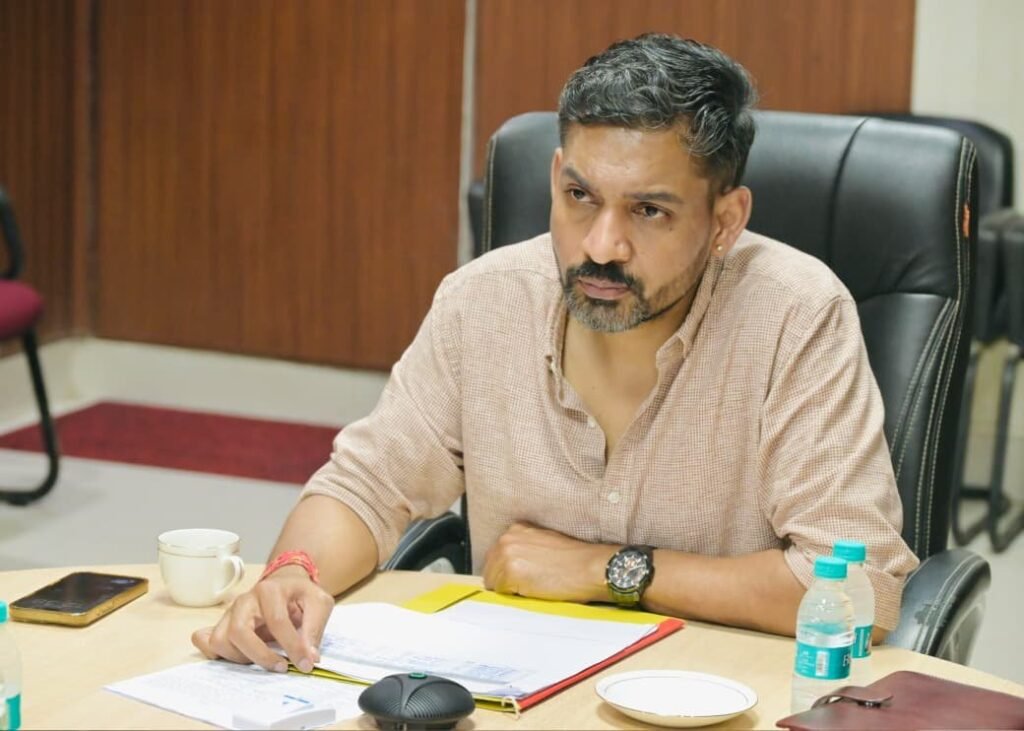 07 जुलाई तक जमा करें गणना प्रपत्र, नहीं तो छूट सकता है मतदाता सूची में नाम, देहरादून में 1.90 लाख मतदाताओं ने अभी तक नहीं कराया सत्यापन, डीएम डॉ. आशीष चौहान ने जारी की अंतिम अपील