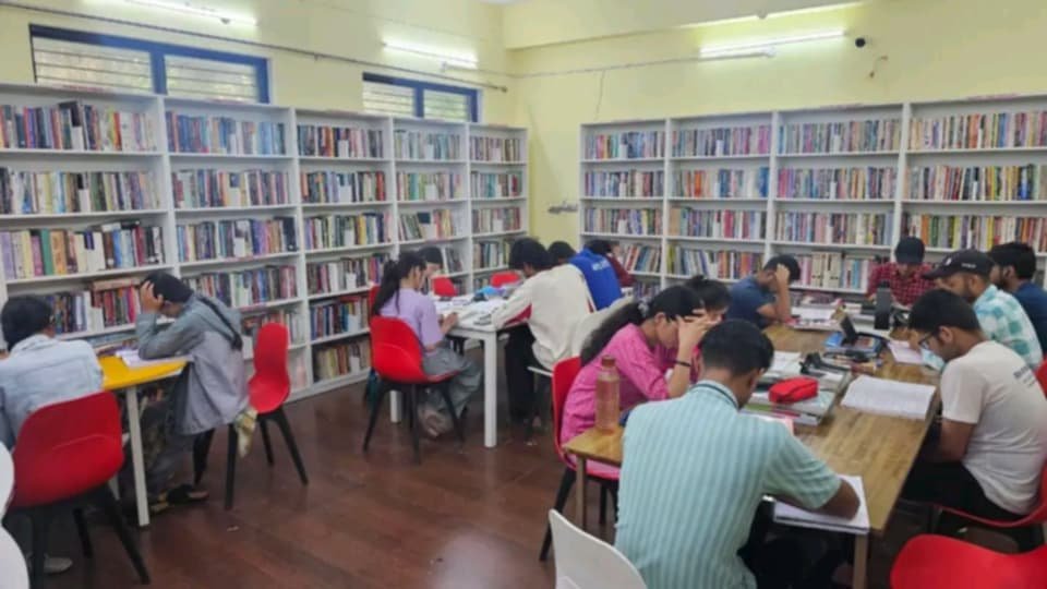 युवाओं के सपनों को मिल रही उड़ान, चमोली की ई-लाइब्रेरी दे रही नई पहचान