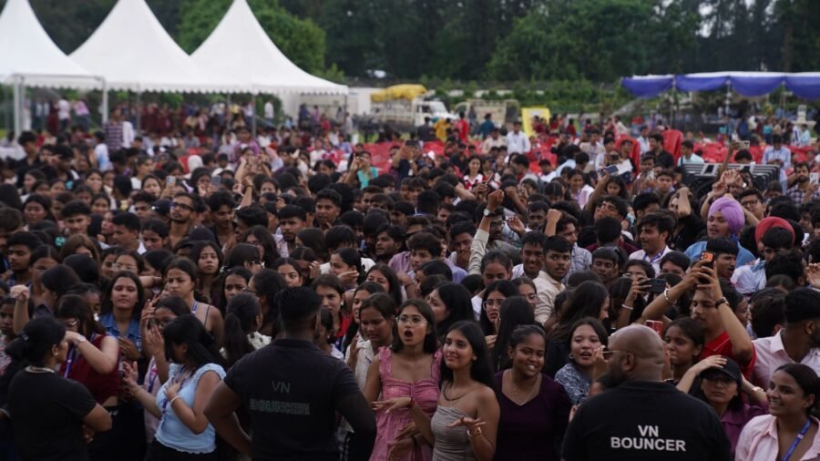 श्री गुरु राम राय विश्वविद्यालय में नव प्रवेशी छात्र-छात्राओं का भव्य दीक्षारंभ, कार्यक्रम का मुख्य आकर्षण रहा रेन डांस