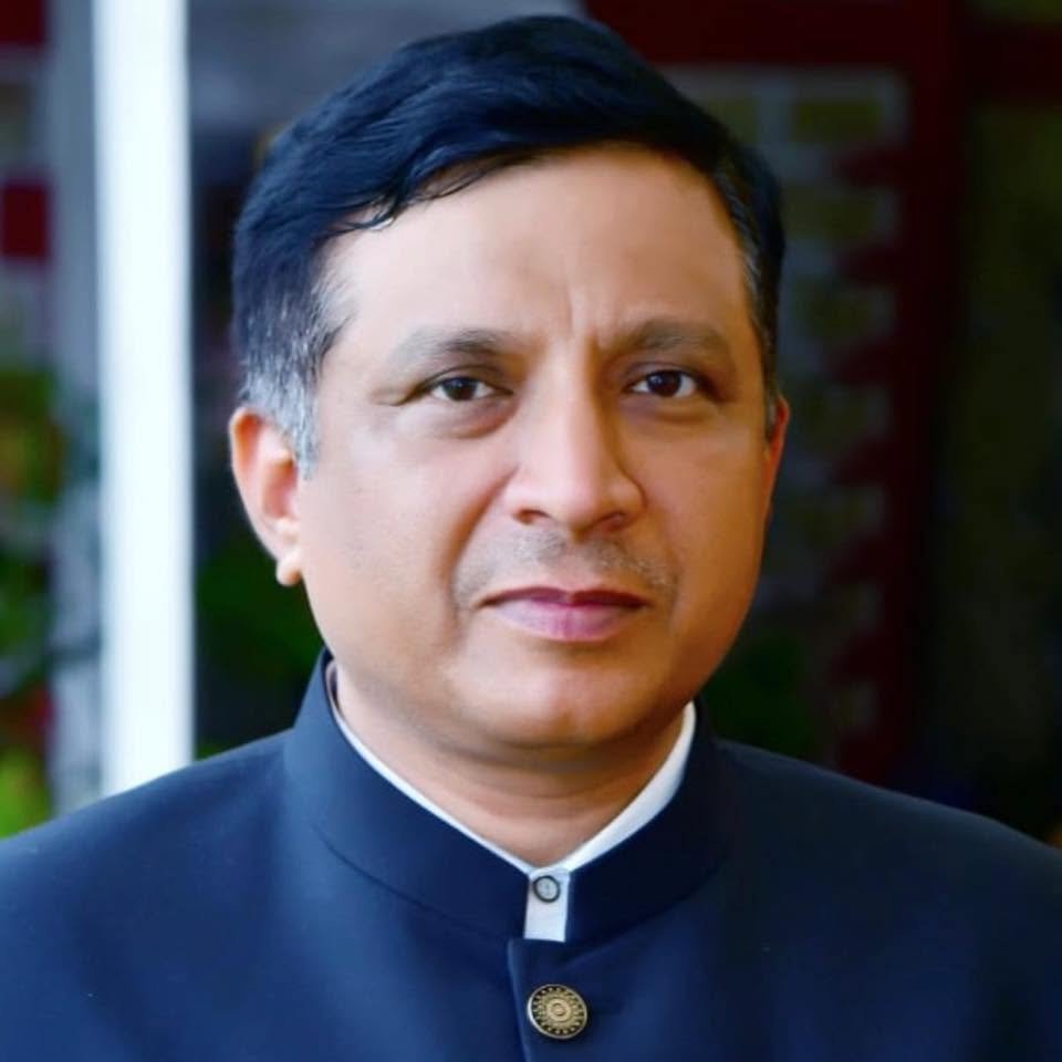 आईएएस बंशीधर तिवारी के नाम से बनी फर्जी फेसबुक आईडी, रहें सतर्क!